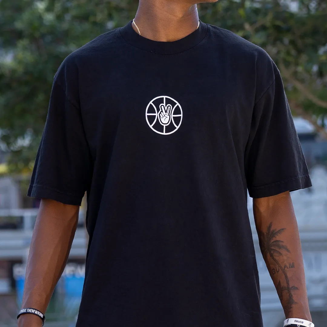 Deuce Basketball Badge Tee | Black