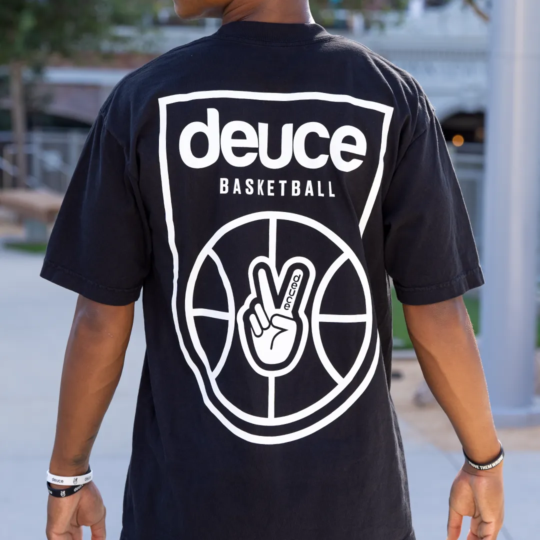 Deuce Basketball Badge Tee | Black