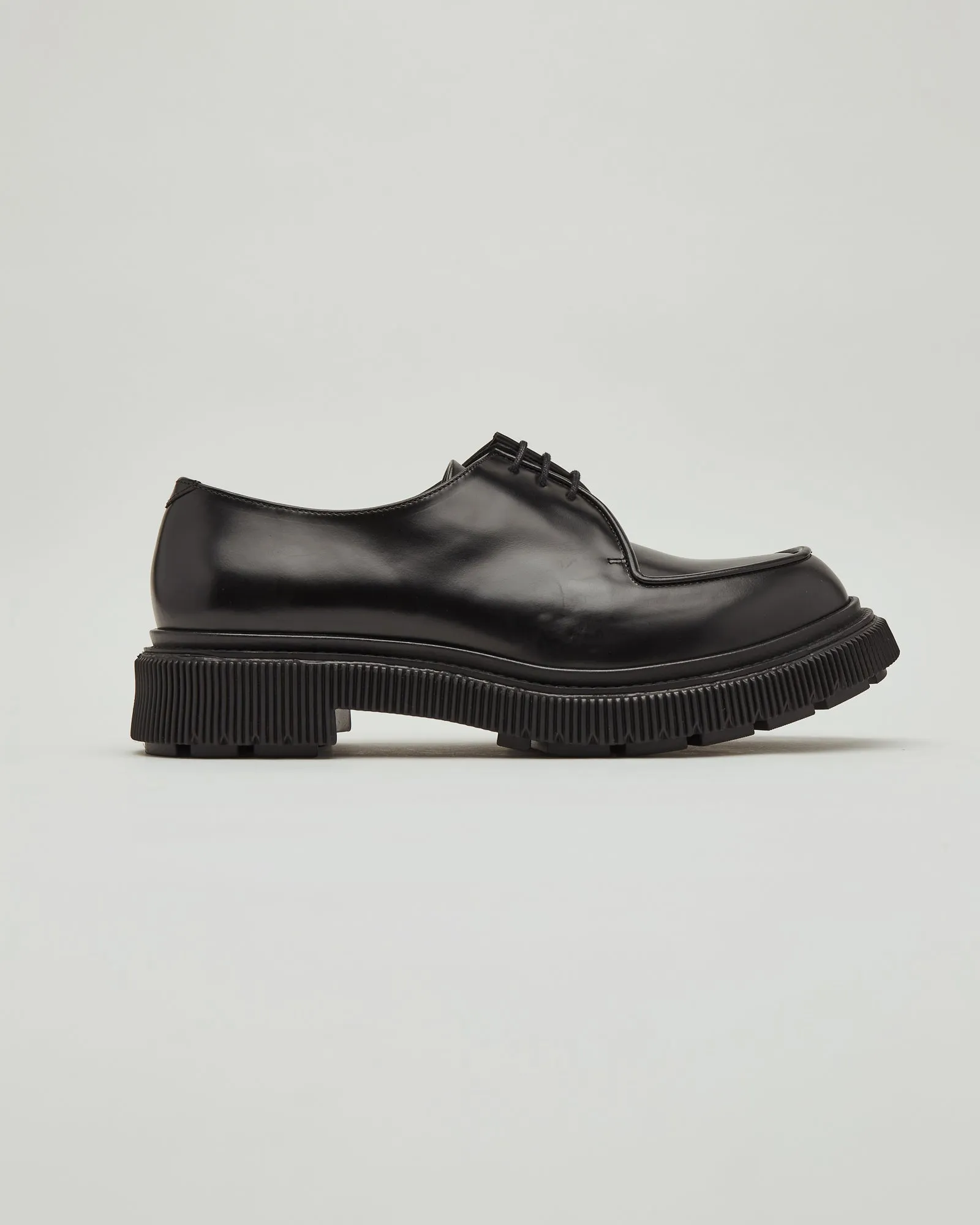 Type 124 Derby Shoes in Black