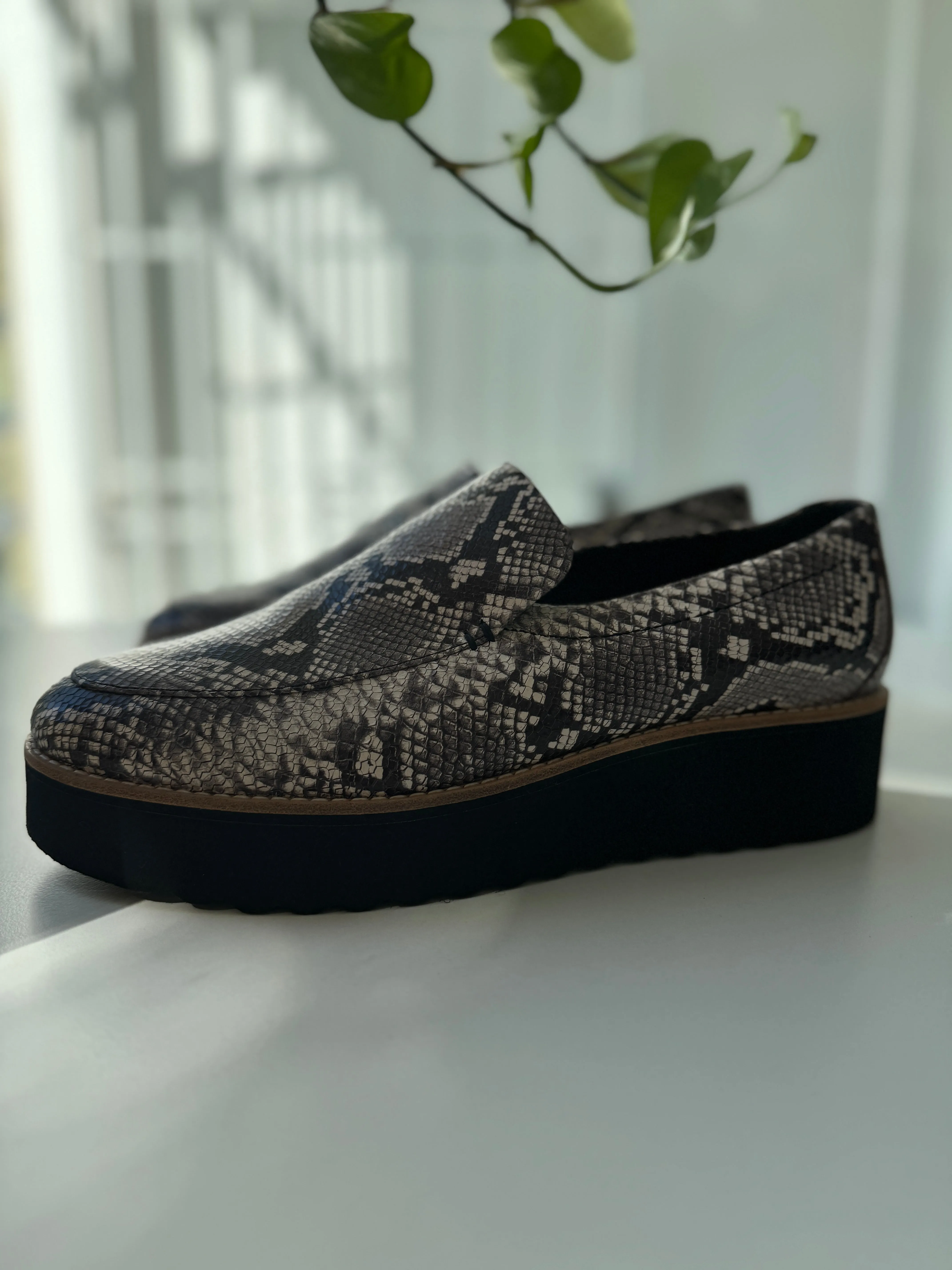 Vince snakeskin loafers size 9